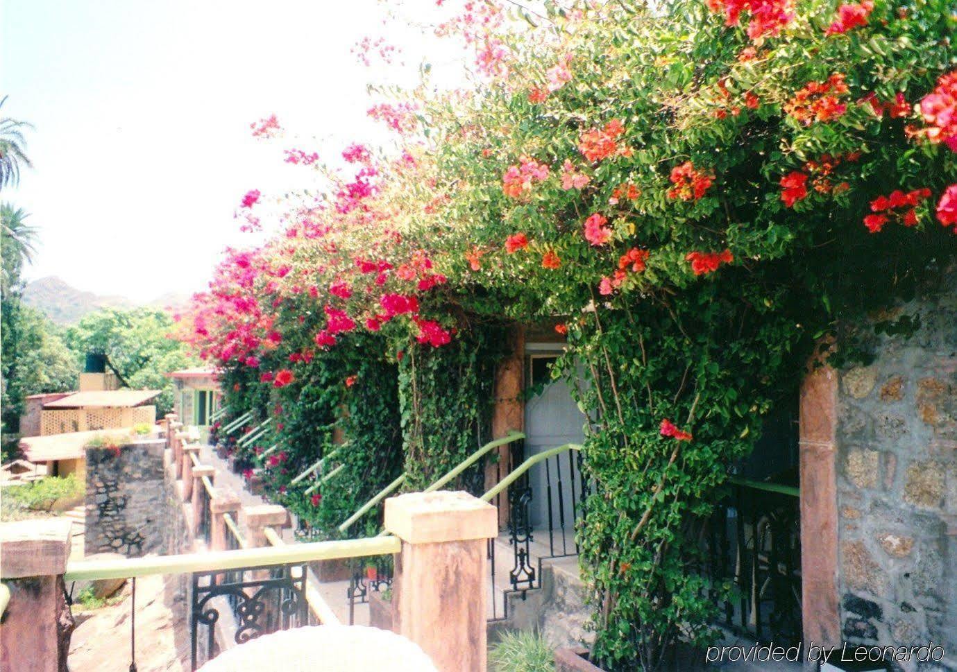 Welcomheritage Connaught House Monte Abu Exterior foto