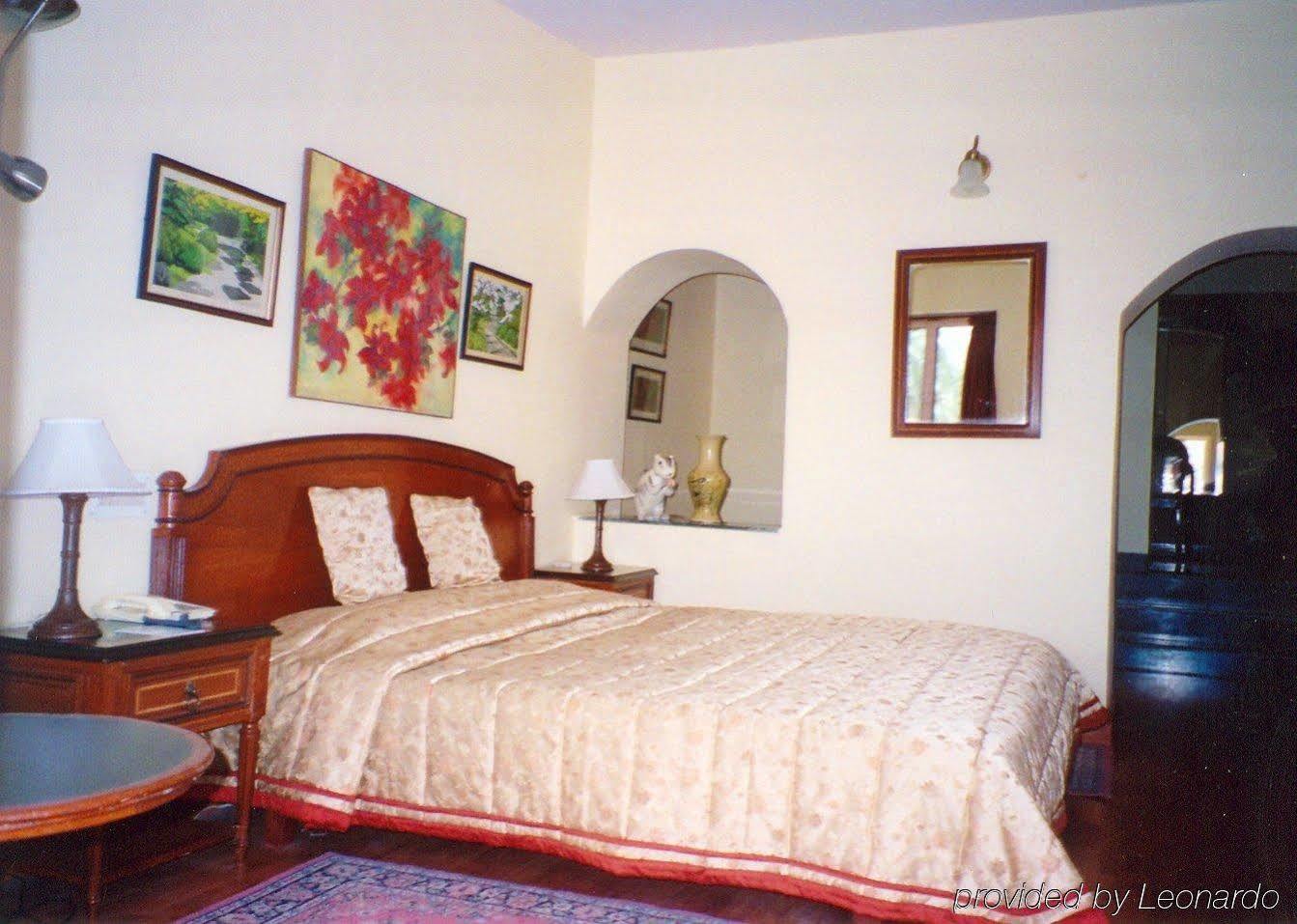 Welcomheritage Connaught House Monte Abu Exterior foto